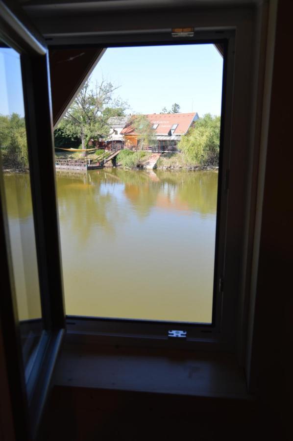 Intertranscoop Lake House Vamosszabadi ภายนอก รูปภาพ