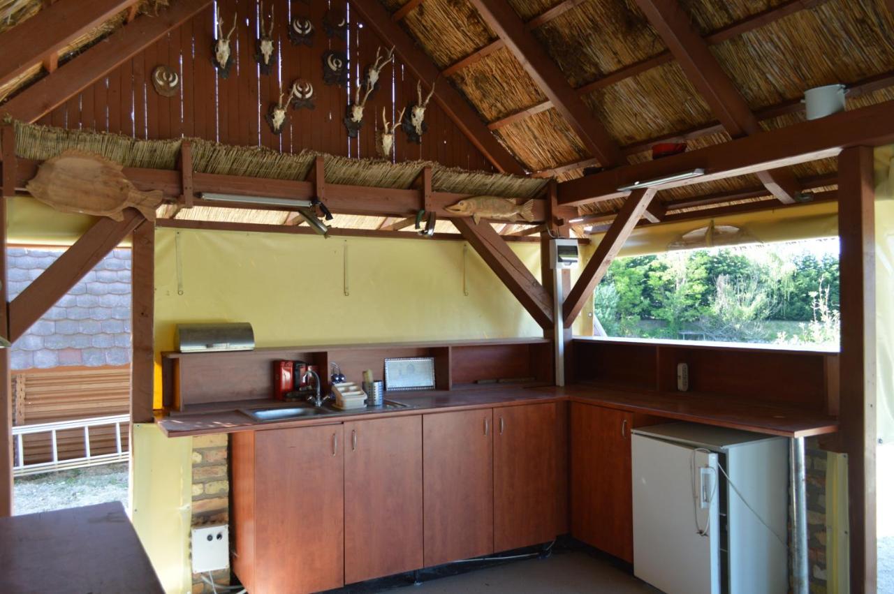 Intertranscoop Lake House Vamosszabadi ภายนอก รูปภาพ