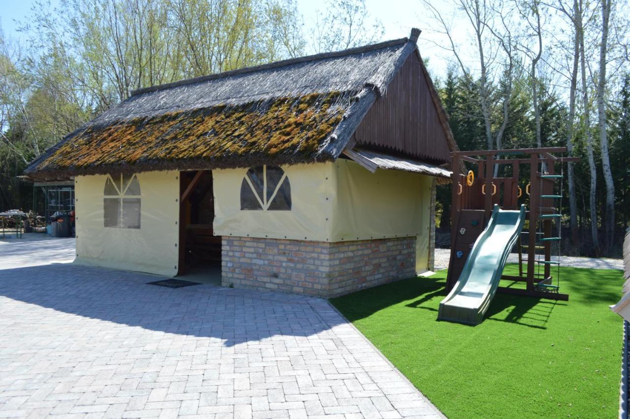 Intertranscoop Lake House Vamosszabadi ภายนอก รูปภาพ