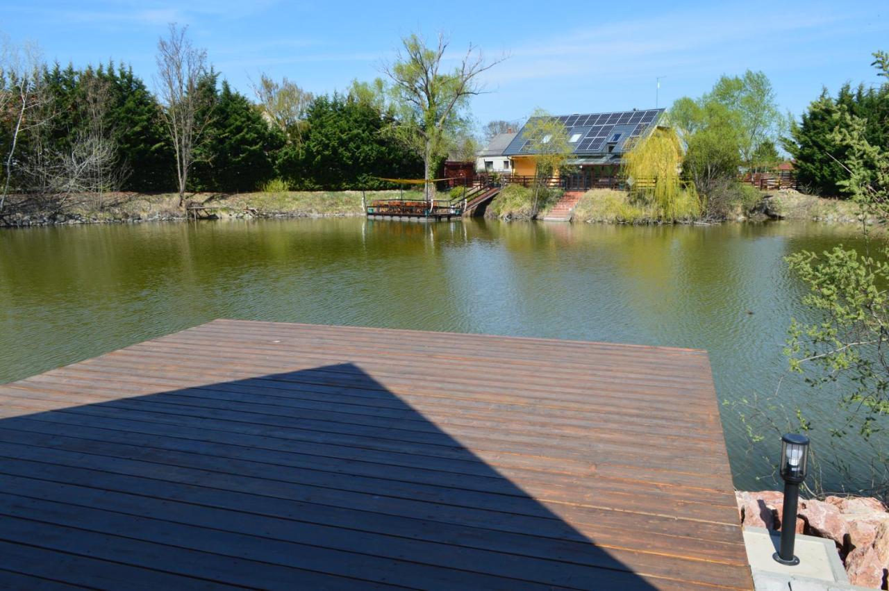 Intertranscoop Lake House Vamosszabadi ภายนอก รูปภาพ